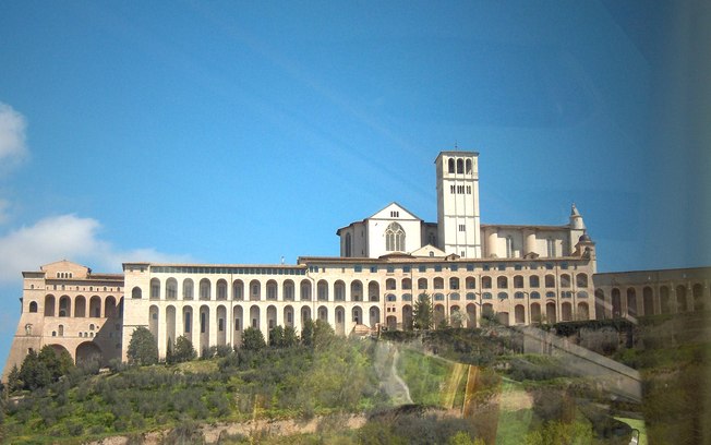 Com 18 casos confirmados, convento vira novo foco da Covid-19 na Itália