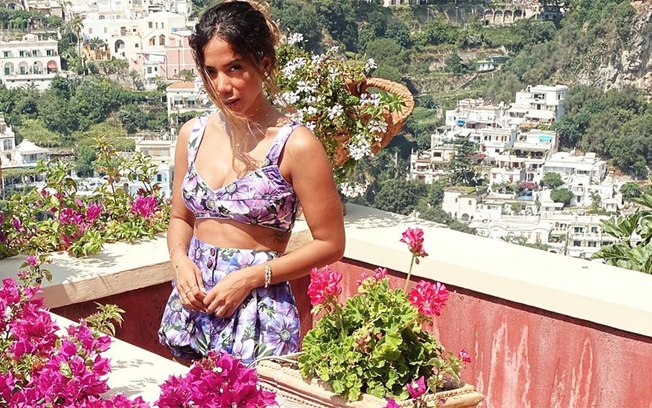Anitta se hospeda em palácio na Itália com diárias de R$ 15 mil; veja as fotos