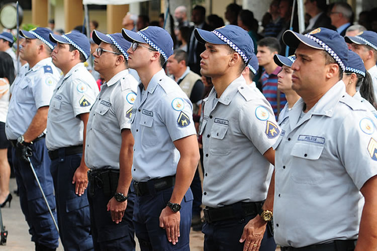 A PMDF parabeniza os policiais do II CFSD pelos 24 anos