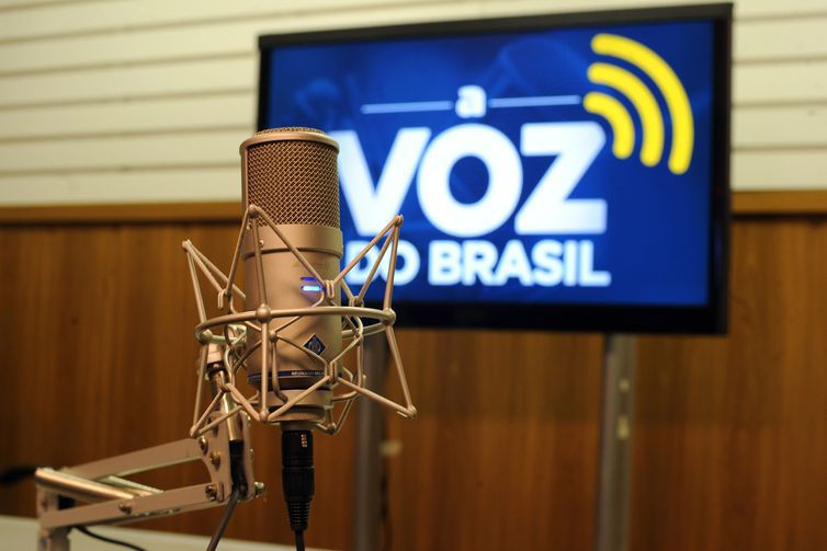 Governo regulamenta regras de retransmissão de A Voz do Brasil