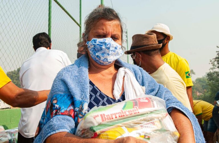 Campanha atende Novo Paraíso e bairros adjacentes com 550 cestas básicas