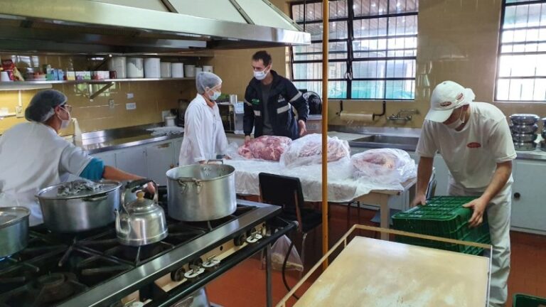 Secretaria da Agricultura doa 400 quilos de carne bovina a entidades beneficentes da região de Santa Rosa