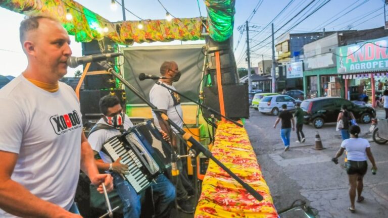 Caravana de São João circula no DF espalhando forró e empregando artistas