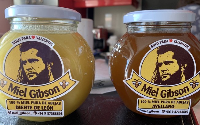 Vendedora de mel dá nome de ‘Miel Gibson’ e é notificada por direitos de ator