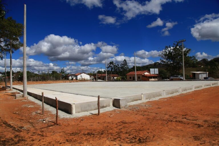 Sesport visita obras do ginásio poliesportivo e do Campo Bom de Bola em Ponto Belo