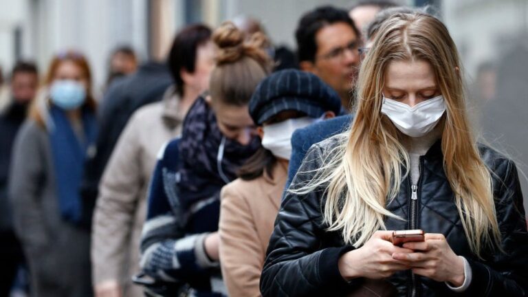 Por que a OMS diz que a pandemia está mudando e os jovens são os responsáveis?