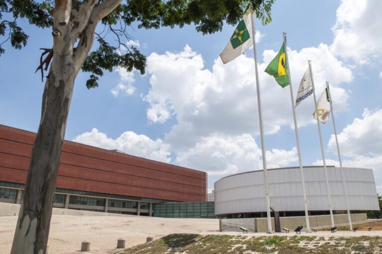 Câmara Legislativa debate o retorno das aulas presenciais no DF
