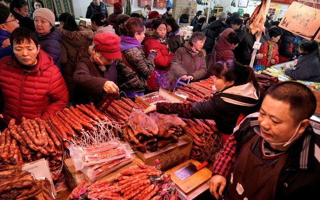 Covid-19 acaba com vendedores de ratos e cobras para consumo na China