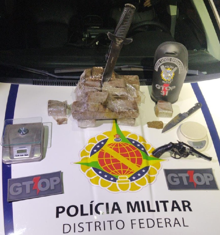 Suspeito é preso por porte ilegal de arma de fogo e tráfico de substância entorpecente