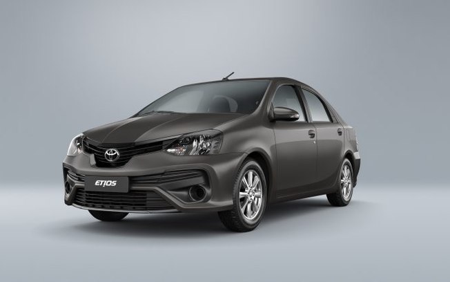 Toyota Etios chega à linha 2021 com nova central multimídia