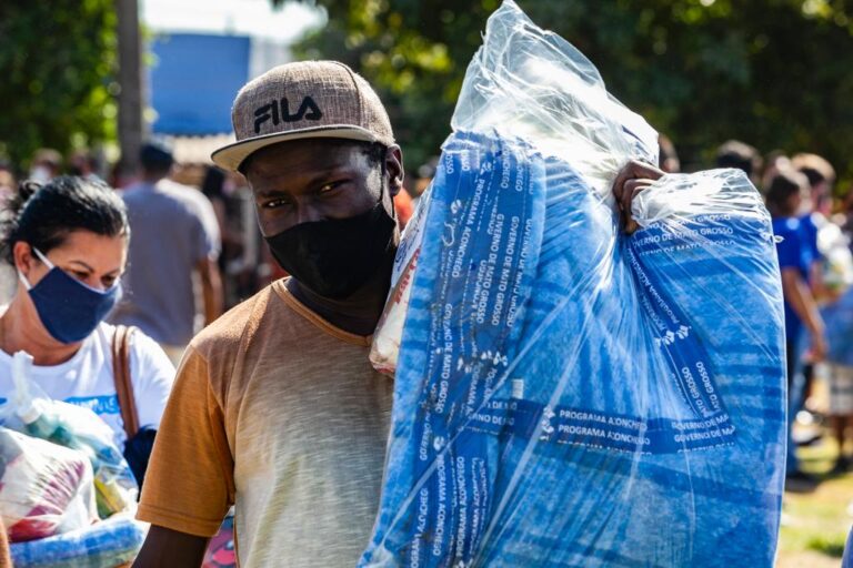 Governo de Mato Grosso intensifica distribuição de cobertores; 20 mil serão entregues esta semana