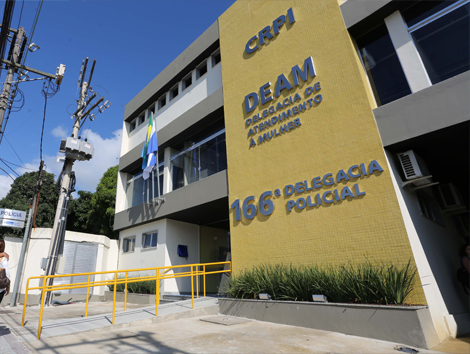 Mulher é presa por tentativa de homicídio