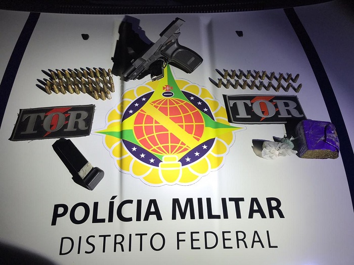 PMDF prende homem com arma de fogo, muita munição e drogas em São Sebastião