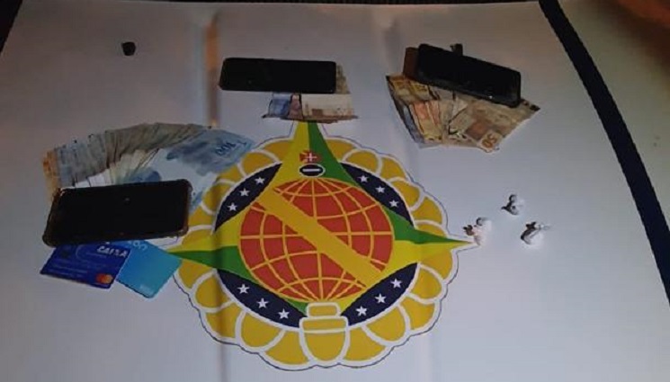 Adolescente é detida em flagrante vendendo drogas em Planaltina