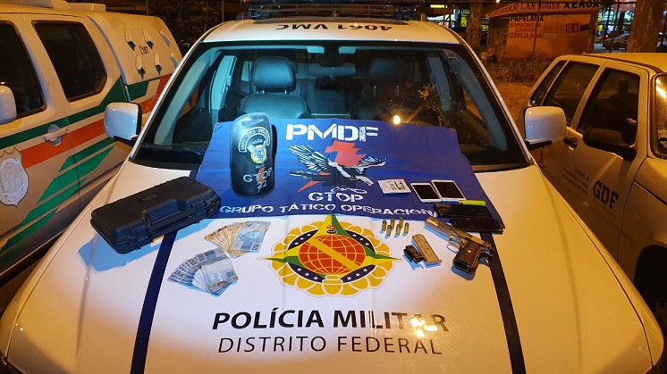 Policiais militares de Taguatinga apreendem duas armas de fogo e drogas em Vicente Pires