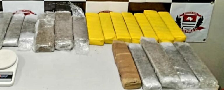 Policiais civis de Poá prendem traficantes com 22 tijolos de maconha