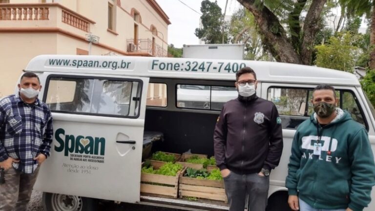 Spaan e asilo Padre Cacique recebem doações de alimentos da horta de casa prisional