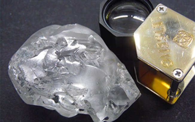 Diamante de R$ 100 milhões é encontrado por minerador em país da África