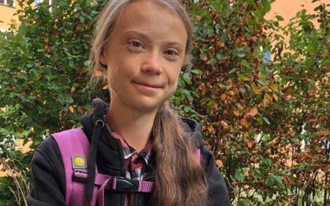 Greta Thunberg volta à escola após um ano afastada para pautar agenda climática