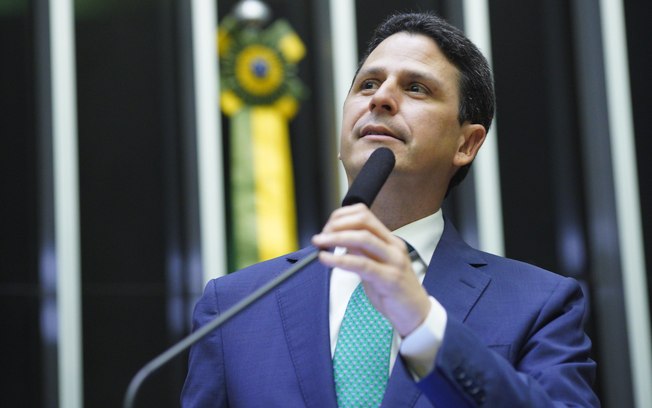 Presidente do PSDB, Bruno Araújo diz que está com Covid-19