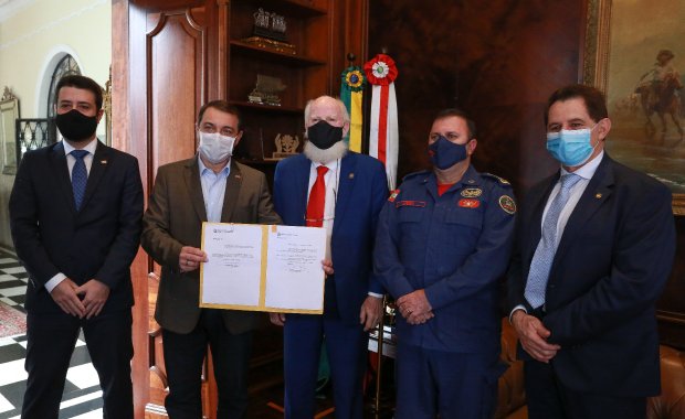 Governador encaminha projeto de lei que institui data para homenagear bombeiros militares veteranos