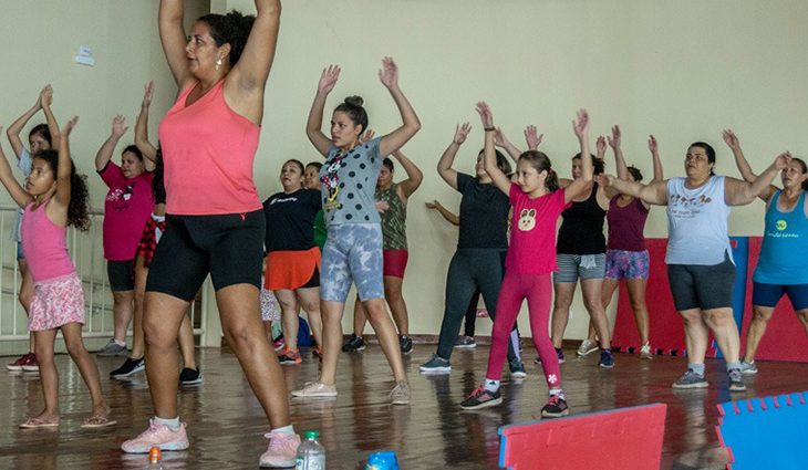 Entregue há um ano, Poliesportivo da Vila Almeida é referência para crianças e jovens