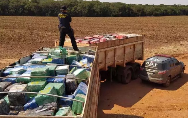 Polícia encontra 33 toneladas de maconha na maior apreensão da história do país
