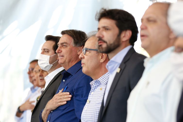 Bolsonaro lança pedra fundamental de duplicação da BR-469