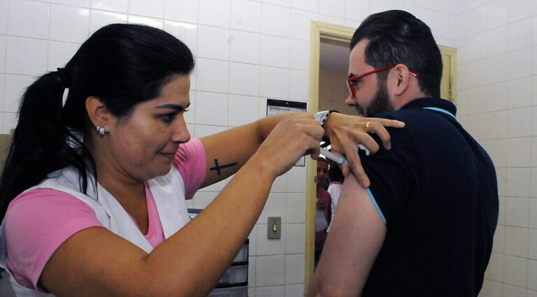 Secretaria de Saúde prorroga Vacinação contra sarampo para adultos entre 20 e 49 anos