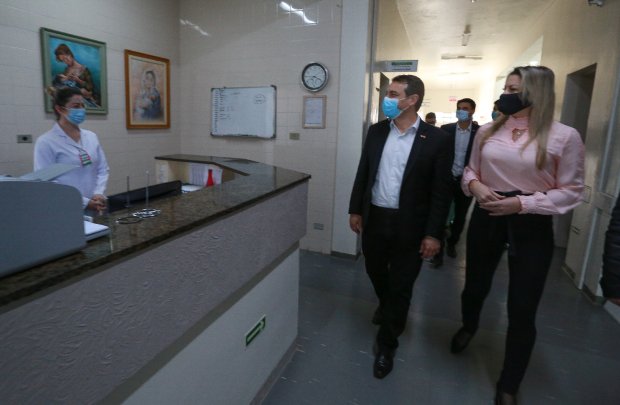 Coronavírus em SC: Governador Carlos Moisés visita Hospital Santa Cruz de Canoinhas