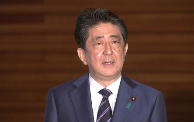 Primeiro-ministro do Japão renuncia por motivos de saúde após oito anos no cargo