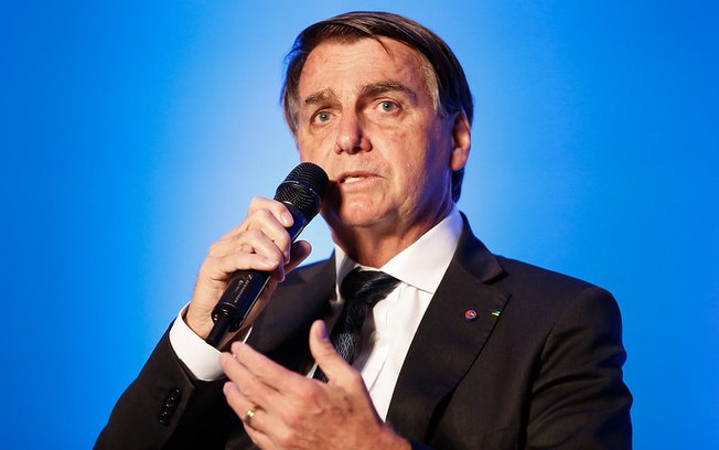 Bolsonaro tira prioridade de mães solo a receber auxílio; Congresso pode mudar