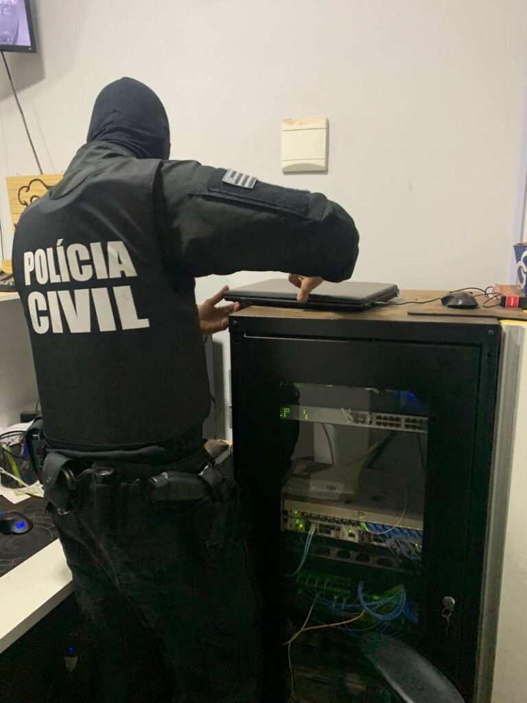 Investigado pela DERCC na Operação Attack Mestre é preso em Salvador