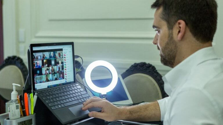 Leite participa de debate virtual da Sergs sobre reforma administrativa