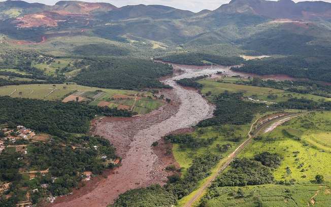 Bolsonaro sanciona projeto de lei que proíbe barragens como a de Brumadinho (MG)
