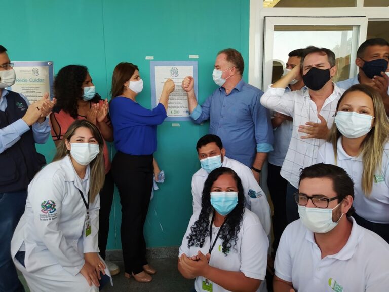 Governador inaugura serviços de Saúde e visita obra de pavimentação no sul do Estado