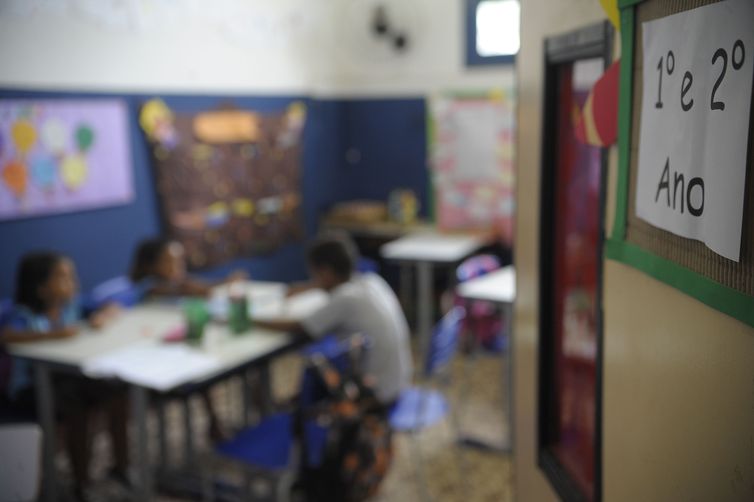 Escolas privadas do Rio tomam decisões distintas após retorno liberado