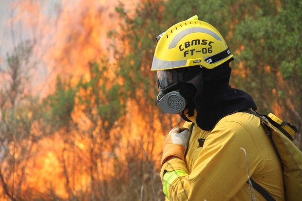 Bombeiros militares catarinenses se deslocam para combater incêndios no Mato Grosso do Sul