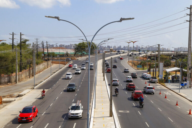 Novo viaduto da Alberto Craveiro vai desafogar trânsito e facilitar acesso de turistas à rede hoteleira