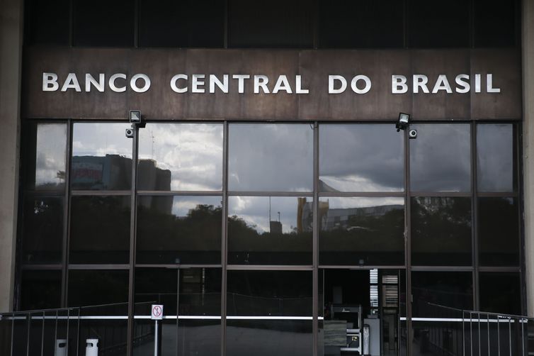 Banco Central oficializa redução do compulsório a prazo