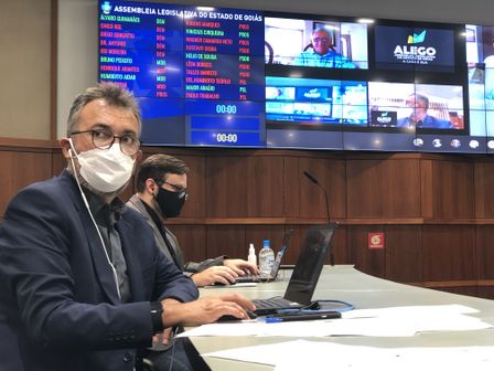 CCJ rejeita veto à LDO