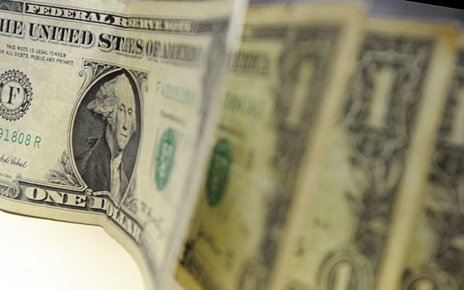Dólar tem alta e fecha em R$ 5,623 em meio às incertezas do Renda Cidadã