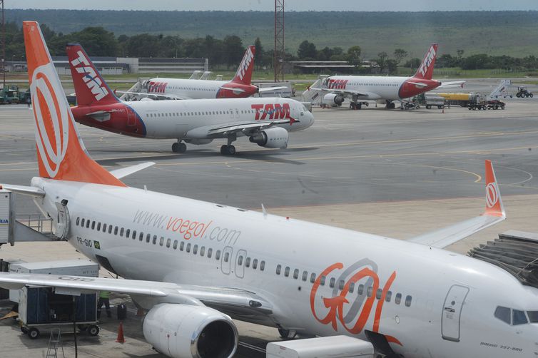 Mais de 700 mil pessoas devem movimentar os aeroportos no feriado 