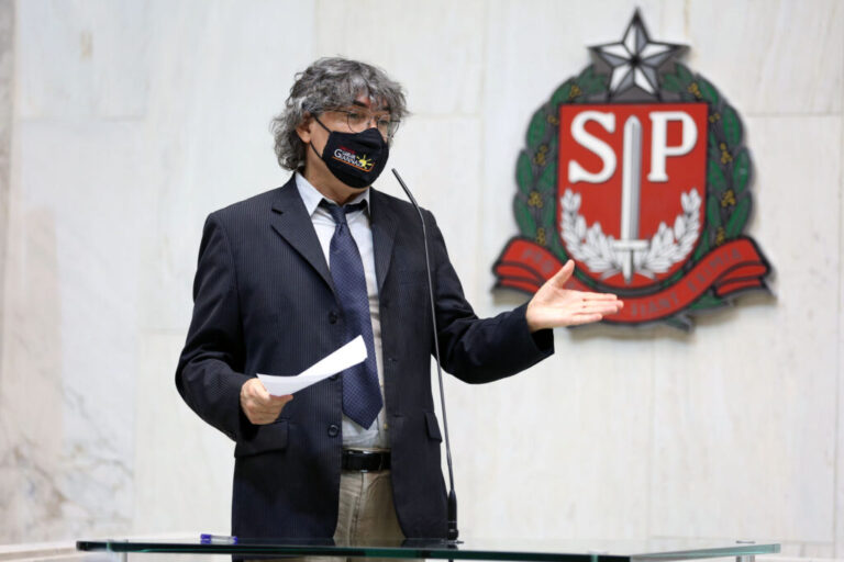 Carlos Giannazi aborda a situação dos agentes de organização escolar e critica o PL 529/2020