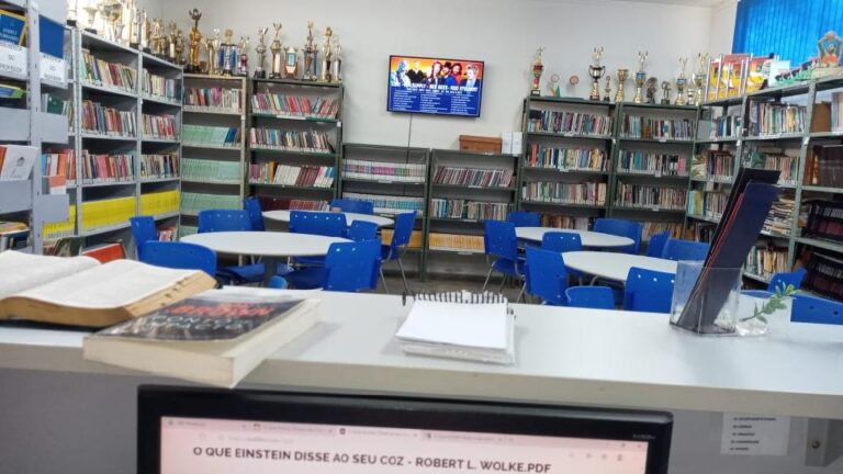 Biblioteca de escola de Alta Floresta disponibiliza 2 mil títulos de livros digitais