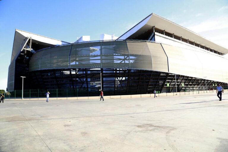 Caixa d’água estoura e interrompe atendimento do Detran-MT, na Arena Pantanal