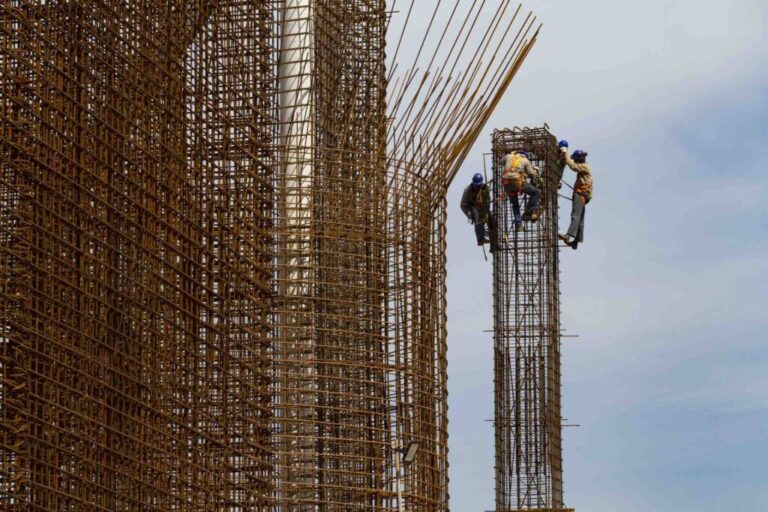 Sanepar discute com construtoras a participação em licitações