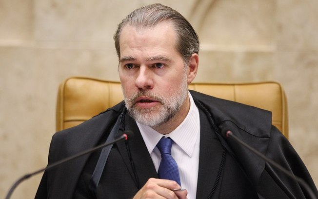 Ministro Dias Toffoli testa positivo para a Covid-19