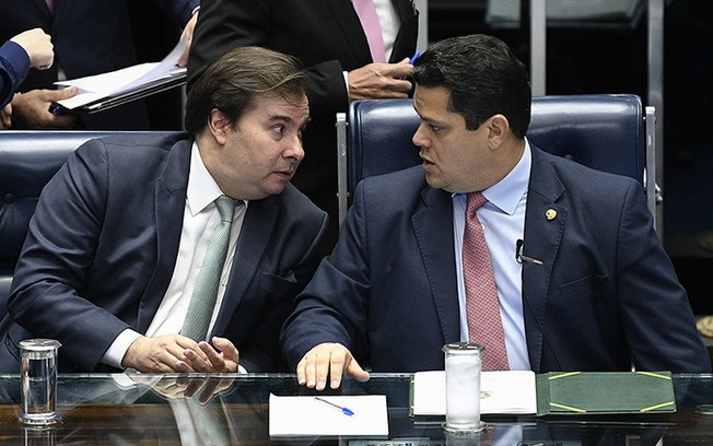 Bolsonaro ganha com reeleição de Maia e Alcolumbre; entenda os motivos