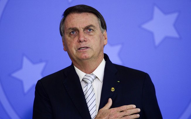 Bolsonaro diz que vai dar voadora em quem praticar corrupção em seu governo